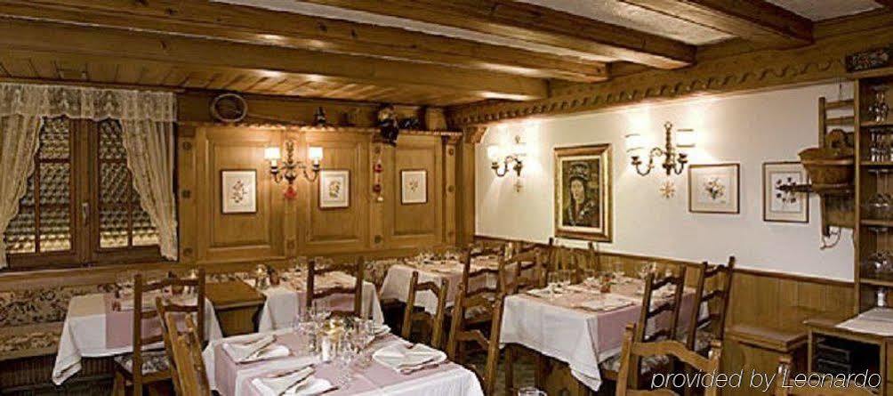 Petit Helvetia Budget Hotel Zermatt Restoran fotoğraf