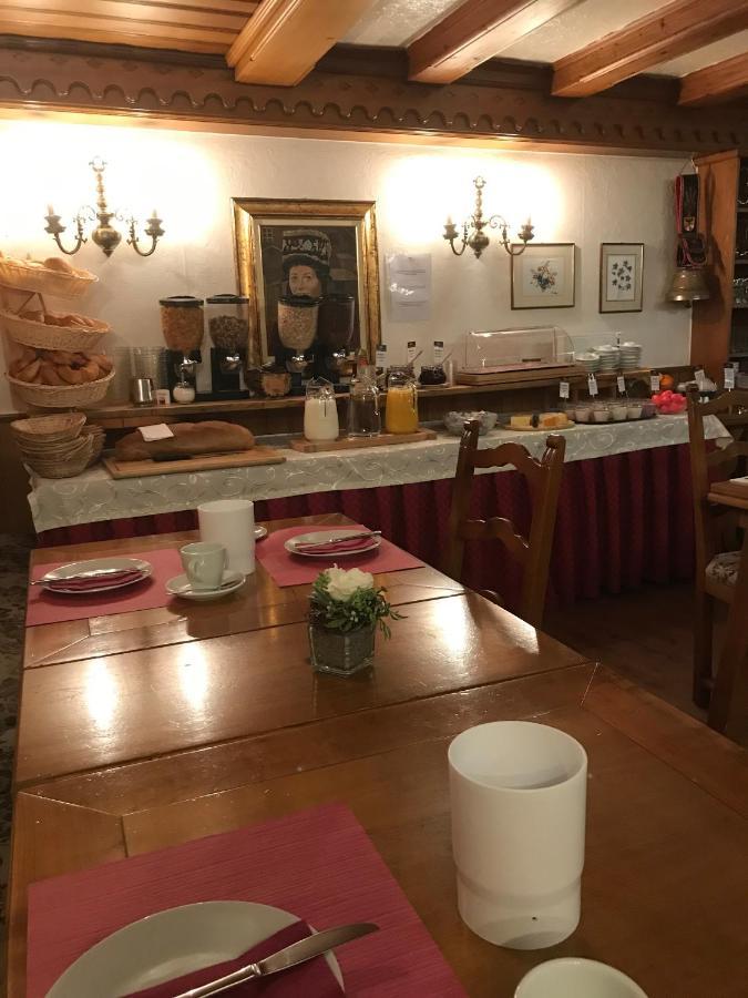 Petit Helvetia Budget Hotel Zermatt Dış mekan fotoğraf